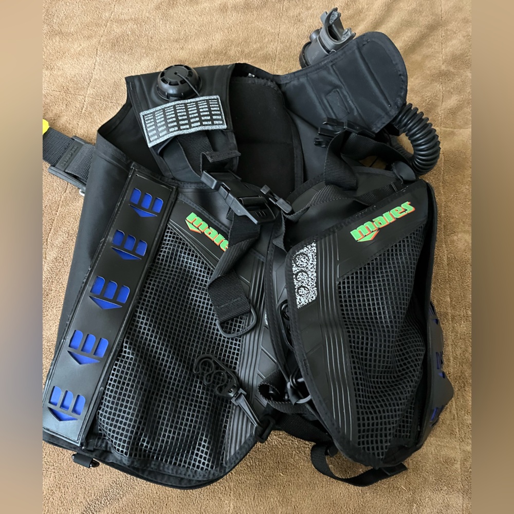 Mares - Black and Blue Scuba Diving Vest - Pre-owned